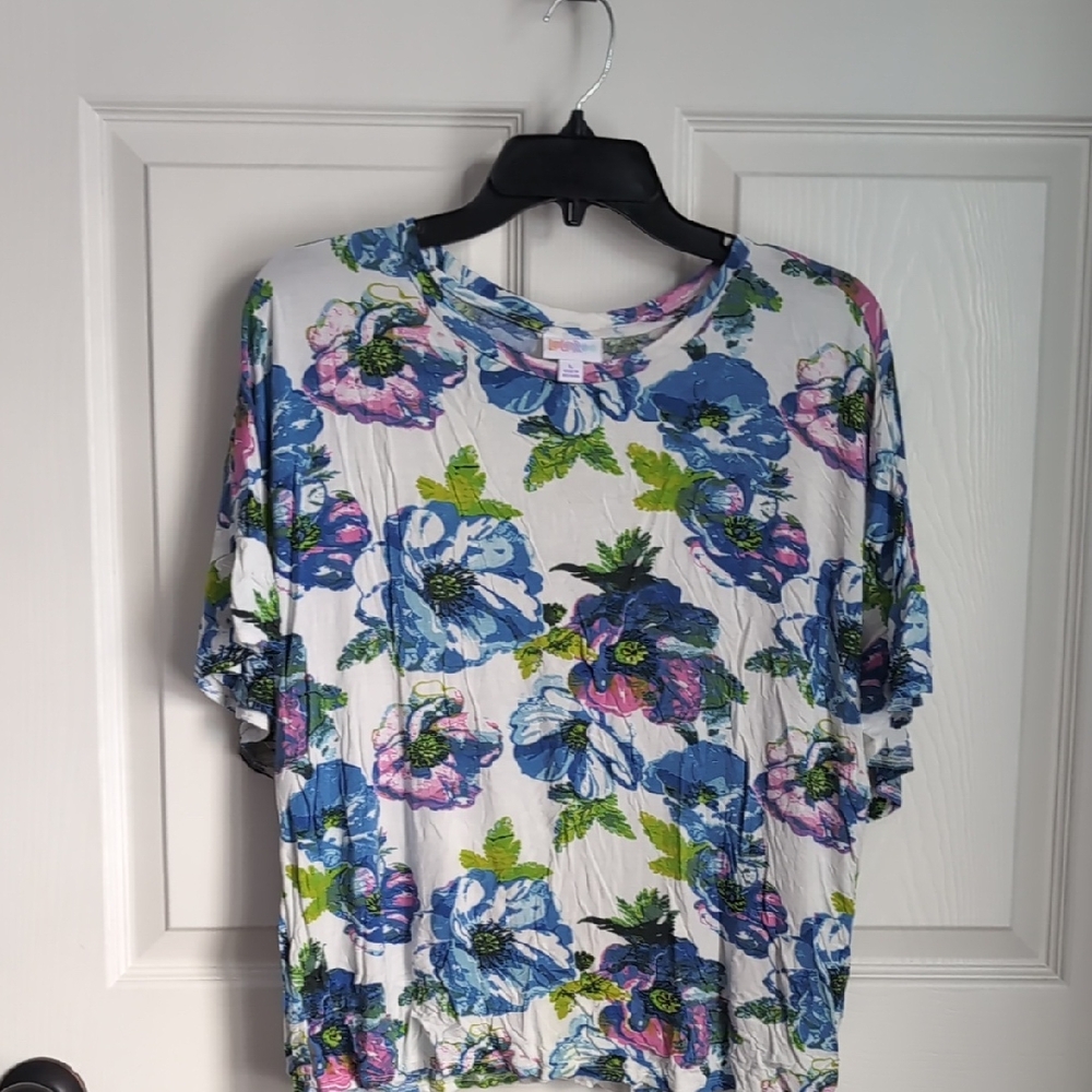 LuLaRoe Blue and Pink Floral Short Sleeve Top